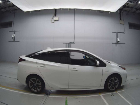 2019 Toyota Prius ZVW51[2]