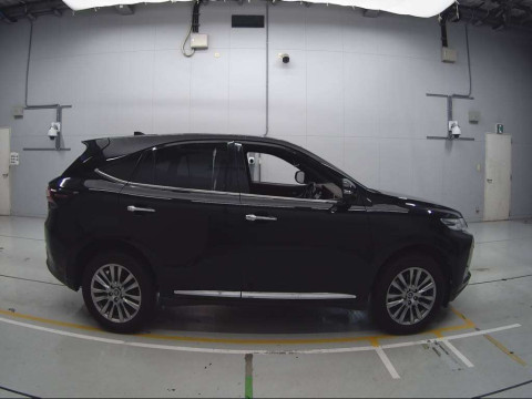 2017 Toyota Harrier ZSU60W[2]