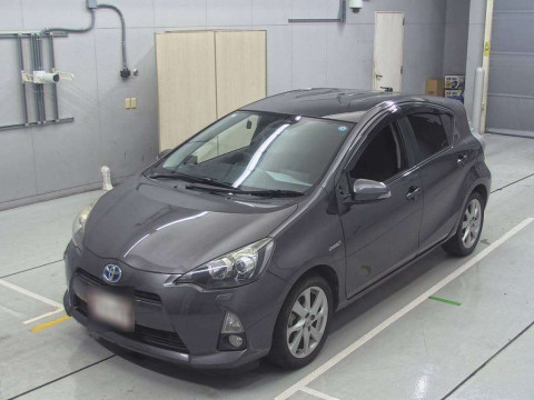 2013 Toyota Aqua NHP10[0]