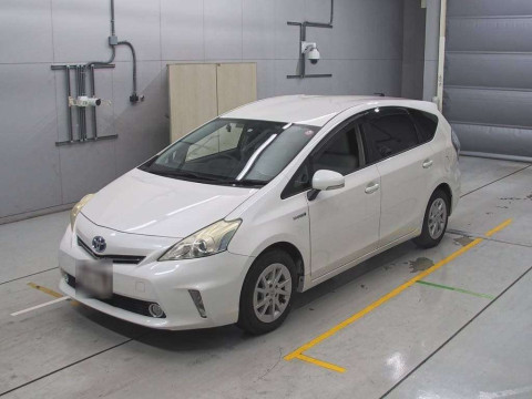 2011 Toyota Prius alpha ZVW41W[0]