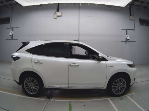 2014 Toyota Harrier Hybrid AVU65W[2]