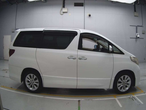 2011 Toyota Alphard GGH25W[2]