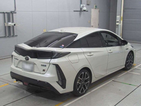 2018 Toyota Prius PHV ZVW52[1]