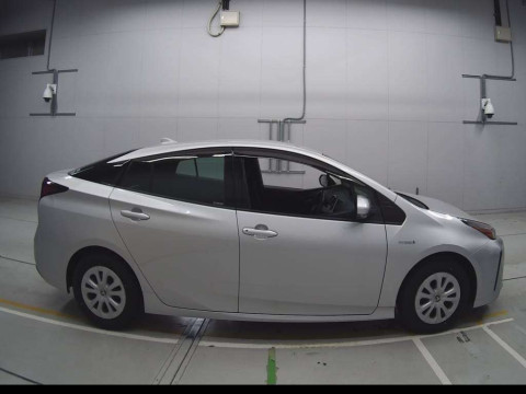 2019 Toyota Prius ZVW51[2]