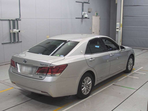 2013 Toyota Crown Hybrid AWS210[1]