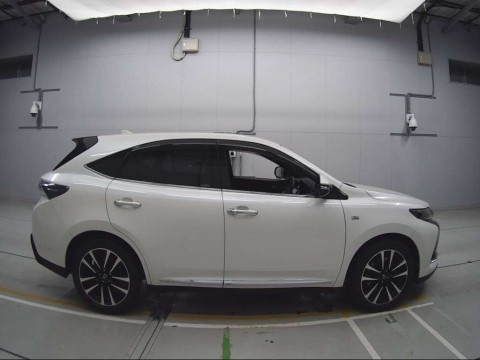 2016 Toyota Harrier ZSU60W[2]