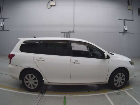 2011 Toyota Corolla Fielder ZRE142G[2]