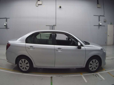 2015 Toyota Corolla Axio NRE161[2]