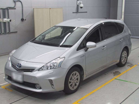 2014 Toyota Prius alpha ZVW41W[0]