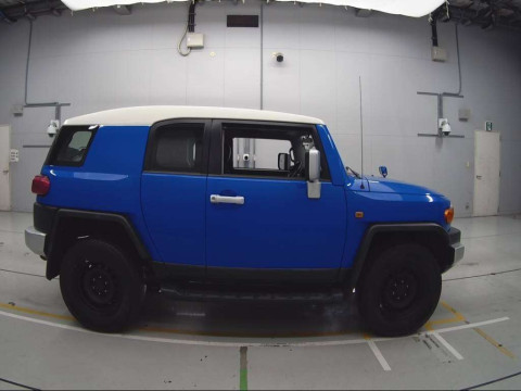 2011 Toyota FJ CRUISER GSJ15W[2]