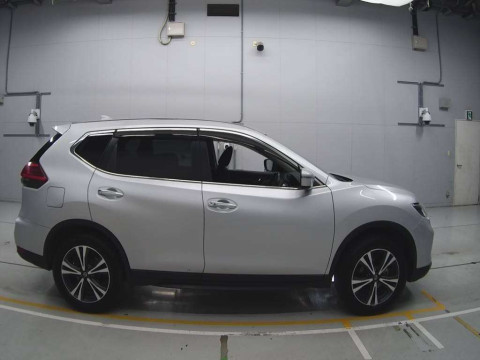 2017 Nissan X-Trail NT32[2]