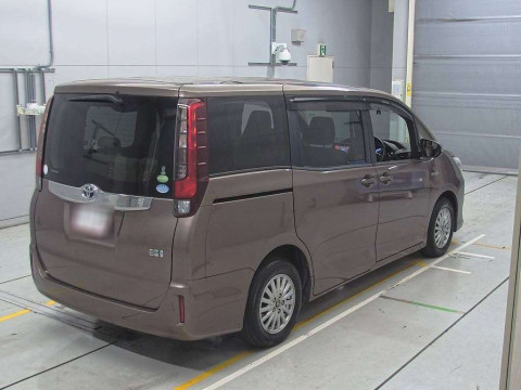 2014 Toyota Noah ZWR80G[1]