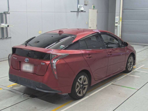 2016 Toyota Prius ZVW50[1]