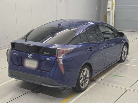 2016 Toyota Prius ZVW51[1]