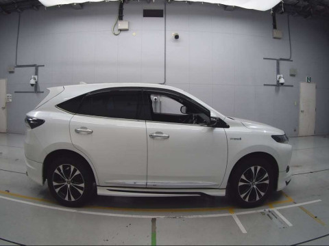 2015 Toyota Harrier Hybrid AVU65W[2]