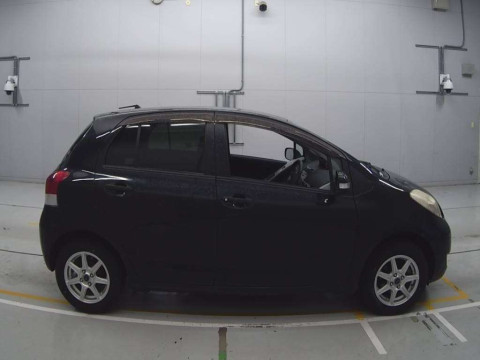 2009 Toyota Vitz KSP90[2]