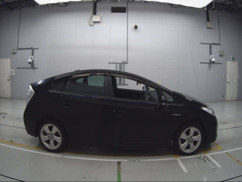 2014 Toyota Prius ZVW30[2]