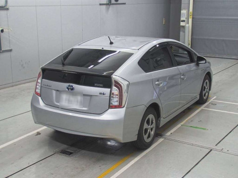 2015 Toyota Prius ZVW30[1]