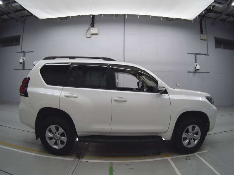 2019 Toyota Land Cruiser Prado TRJ150W[2]