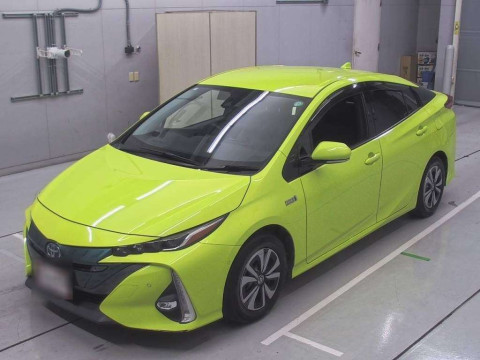 2018 Toyota Prius PHV ZVW52[0]