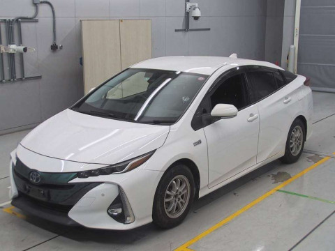 2017 Toyota Prius PHV ZVW52[0]