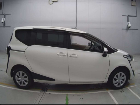 2016 Toyota Sienta NCP175G[2]