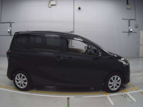 2016 Toyota Sienta NSP170G[2]