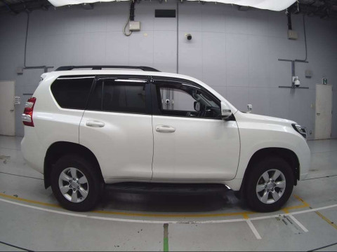 2015 Toyota Land Cruiser Prado TRJ150W[2]