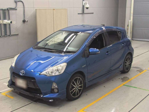 2013 Toyota Aqua NHP10[0]