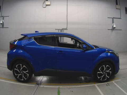 2020 Toyota C-HR NGX10[2]