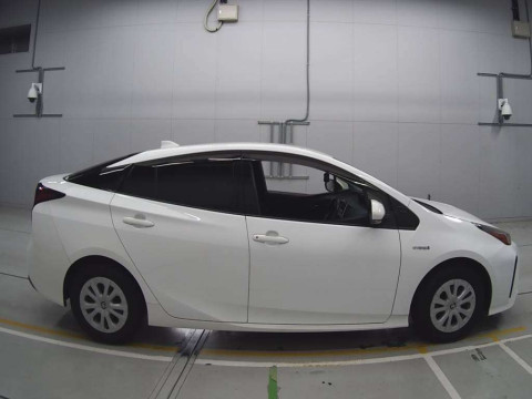 2019 Toyota Prius ZVW51[2]