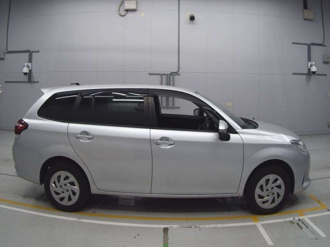 2018 Toyota Corolla Fielder NZE164G[2]