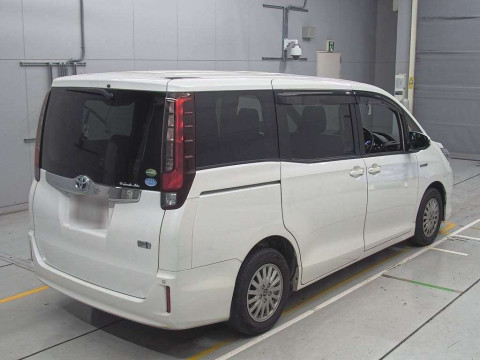 2016 Toyota Noah ZWR80G[1]