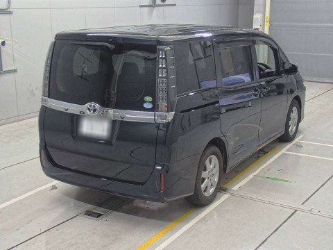 2014 Toyota Voxy ZRR80G[1]