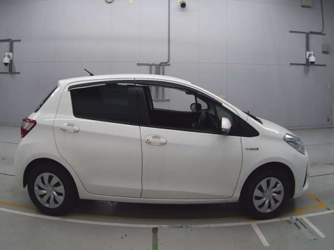 2019 Toyota Vitz NHP130[2]