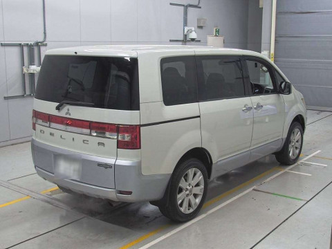 2011 Mitsubishi Delica D5 CV5W[1]