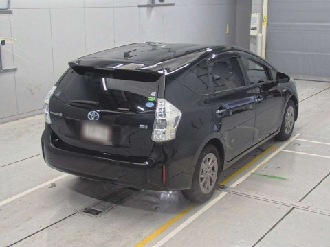 2014 Toyota Prius alpha ZVW40W[1]