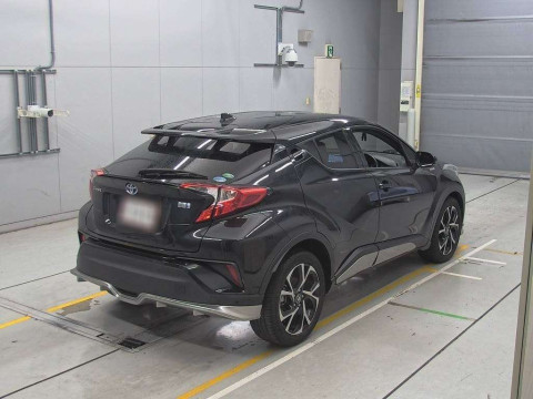 2017 Toyota C-HR ZYX10[1]