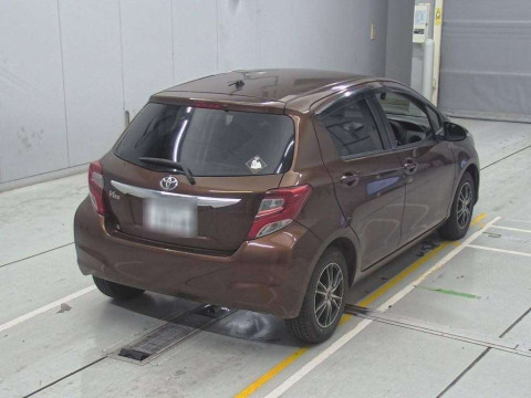 2014 Toyota Vitz NSP130[1]