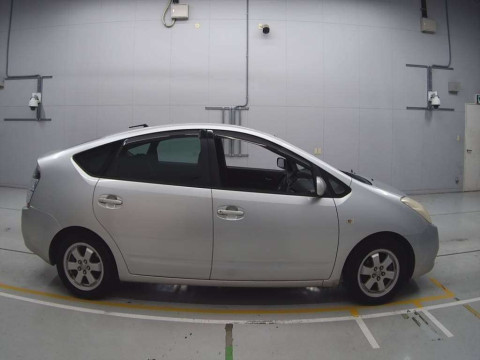 2004 Toyota Prius NHW20[2]