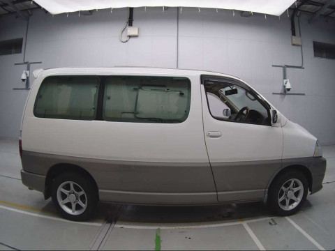 1999 Toyota Grand Hiace VCH10W[2]