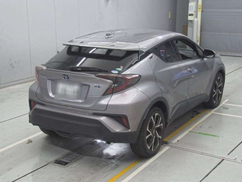 2017 Toyota C-HR ZYX10[1]