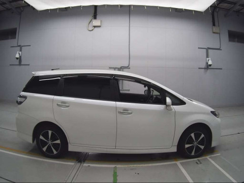 2014 Toyota Wish ZGE20W[2]