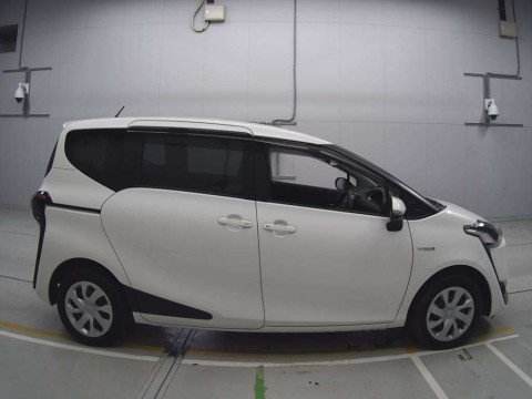 2018 Toyota Sienta NHP170G[2]