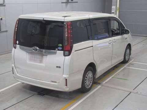 2014 Toyota Noah ZWR80G[1]