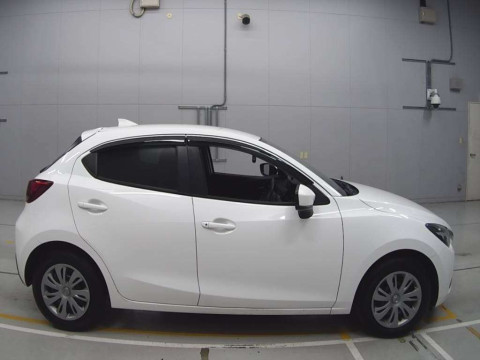 2017 Mazda Demio DJ3FS[2]