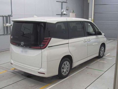 2022 Toyota Noah MZRA90W[1]