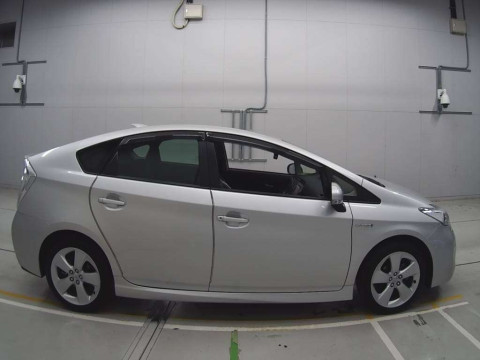 2012 Toyota Prius ZVW30[2]