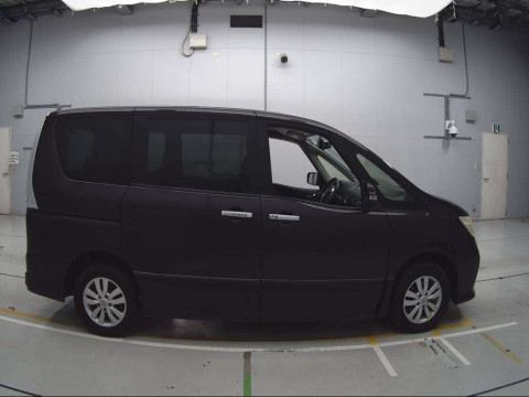 2012 Nissan Serena FNC26[2]