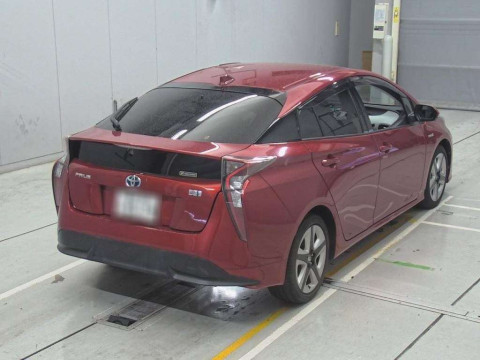 2016 Toyota Prius ZVW50[1]